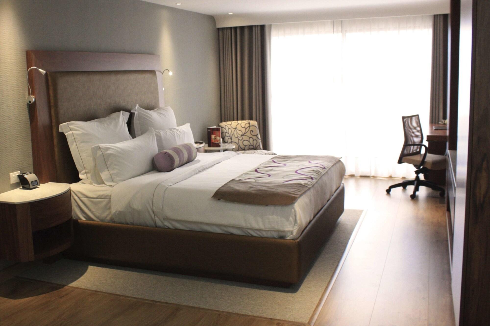 Hs Hotsson Hotel Silao Extérieur photo